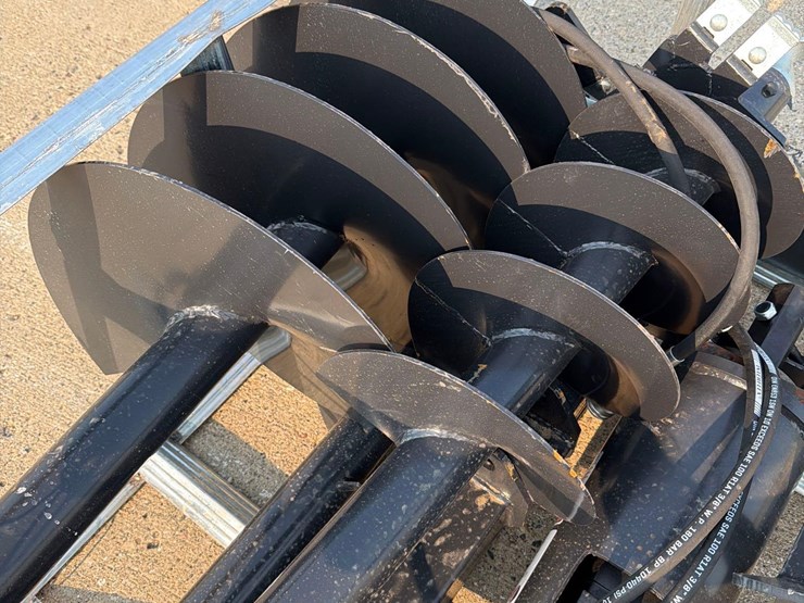 jct-skidloader-post-hole-digger-image-6