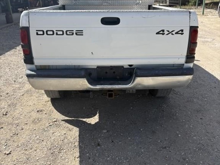 2001-dodge-2500-image-5
