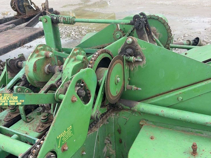 john-deere-24t-image-10