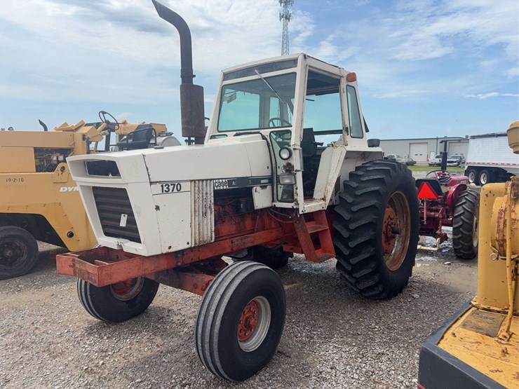 1370-case-tractor,-4716hrs,-small-1000pto,-3pt,-2-remotes,-20.8x38-tires,-s/n:-8740139-image-1