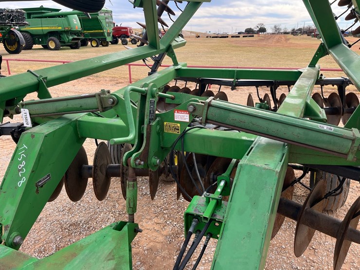 1990-john-deere-630-image-2
