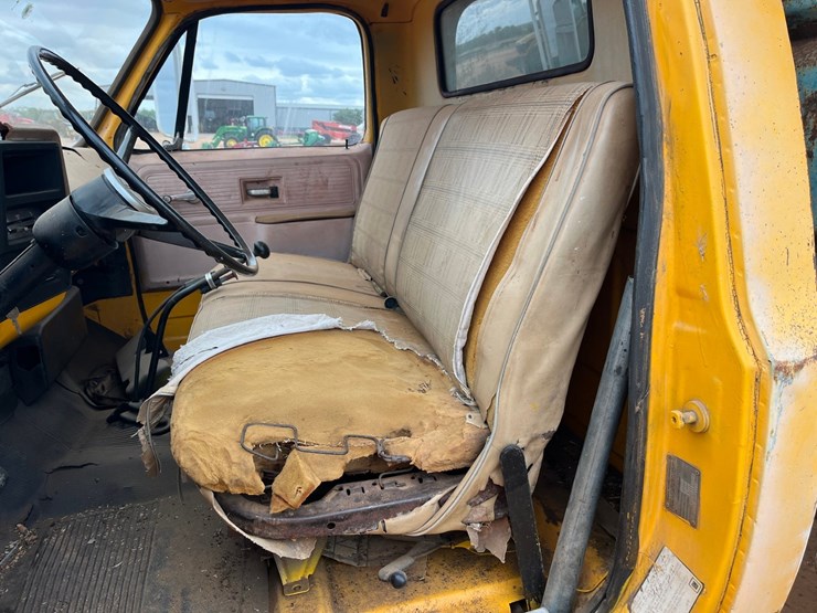 #t8691-•-1979-chevy-dump-truck-image-12