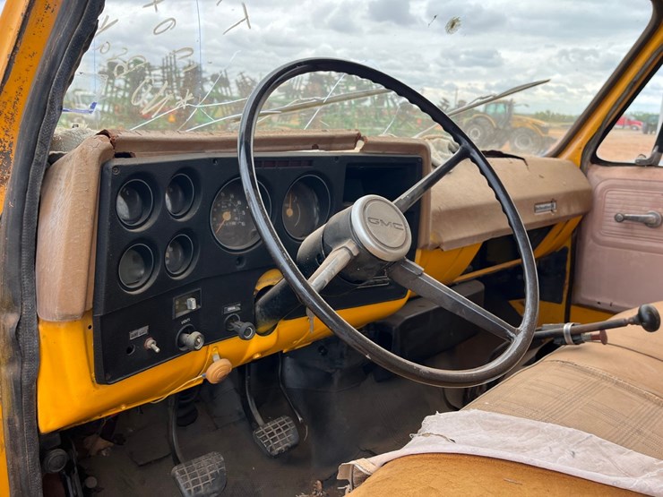 #t8691-•-1979-chevy-dump-truck-image-14