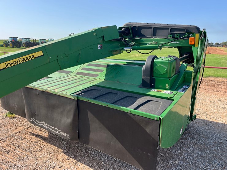 2016-john-deere-835-image-2