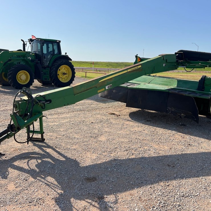 JOHN DEERE 835