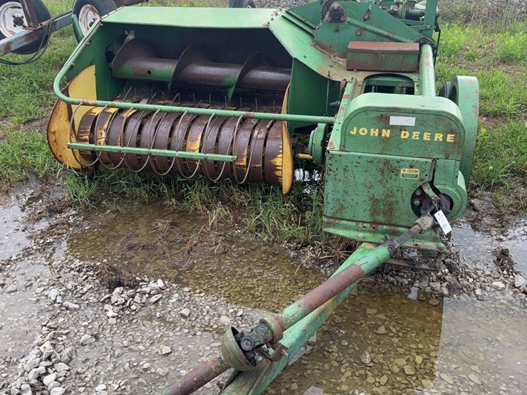 john-deere-24t-image-1