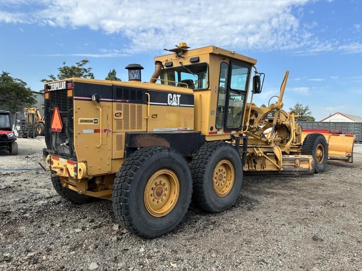 2010-caterpillar-143h-image-3