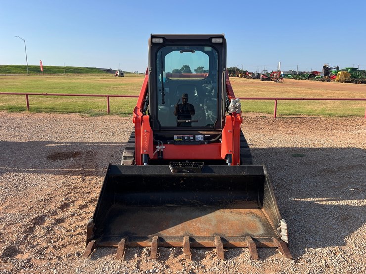2022-kubota-svl65-2-image-5