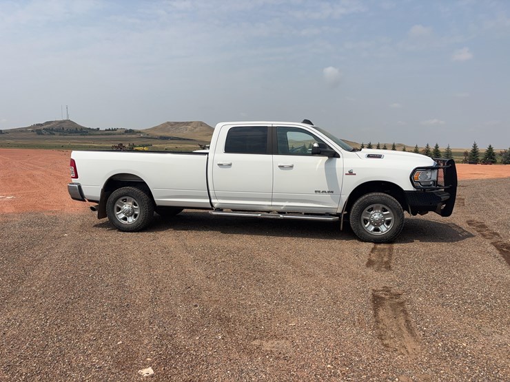 2020-dodge-3500hd-image-4