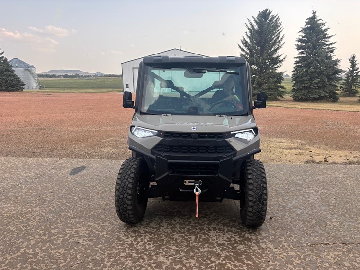 2024-ranger-1000-northstar-utv-image-2