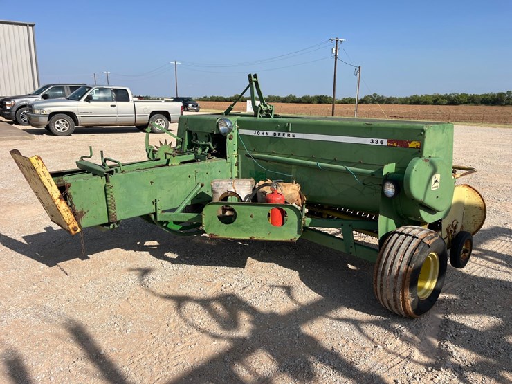 john-deere-336-image-5