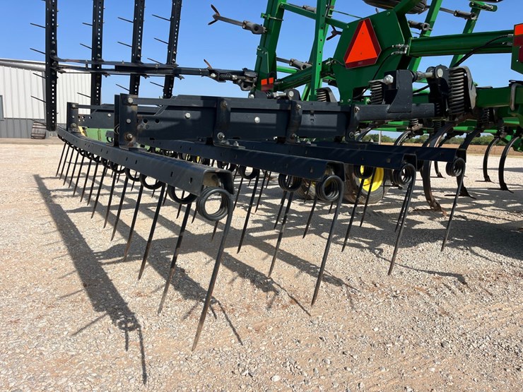 2013-john-deere-2210-image-9