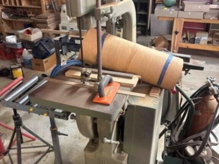 walker-turner-bandsaw-image-1