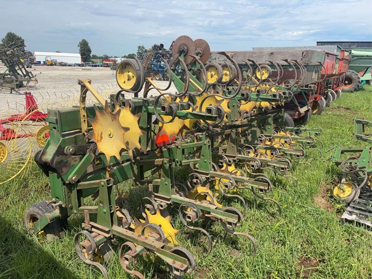 john-deere-845-image-6