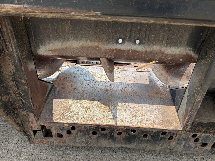 agco-6row30-corn-head-image-22