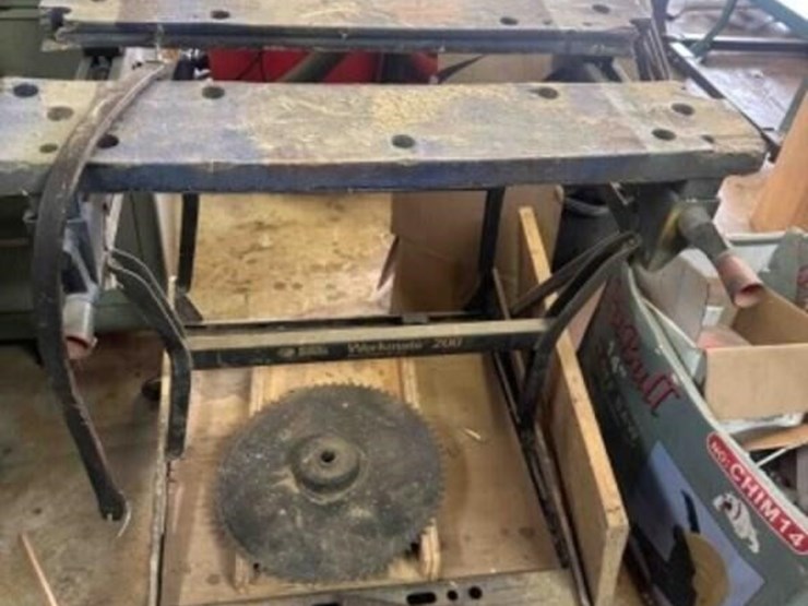 black-&-decker-work-center-and-vise-image-3