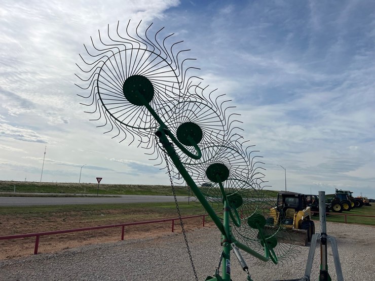 #t8834-•-frontier-12-wheel-rake-image-5