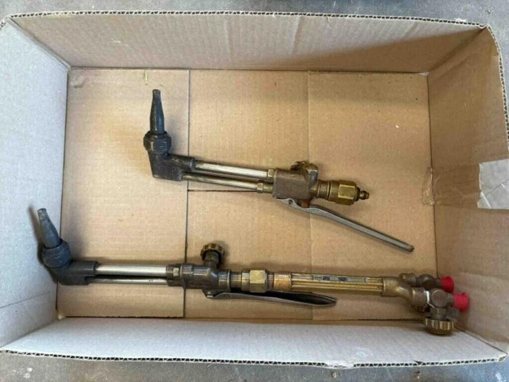 2-victor-torches-image-1