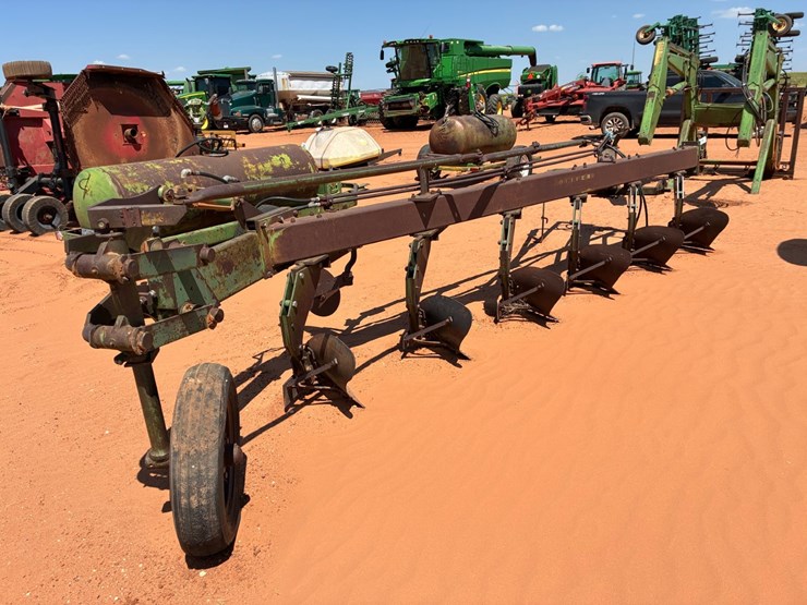 #t8895-•-oliver-6-btm-plow-image-4