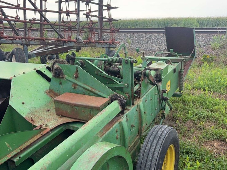 john-deere-24t-image-16