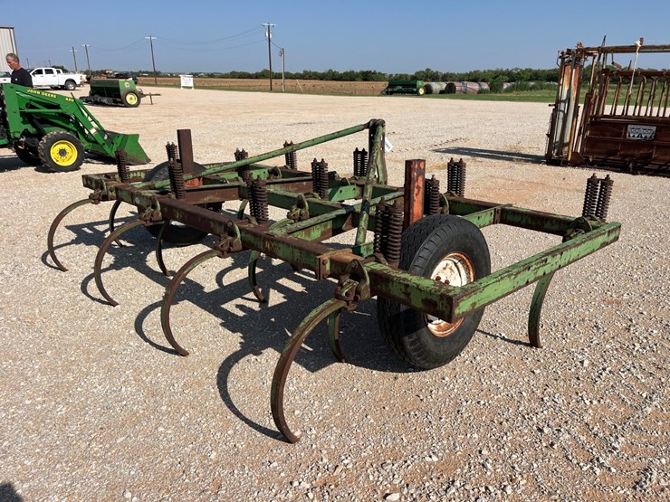 john-deere-100-image-4