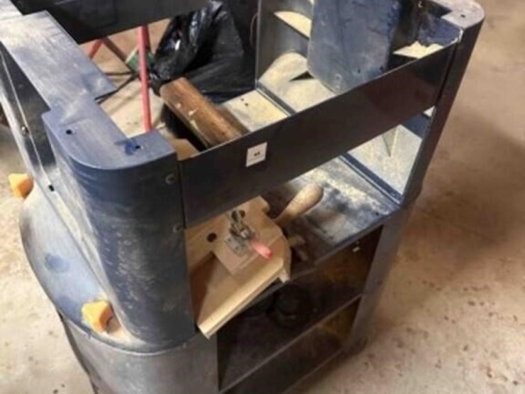 base-stand-image-1