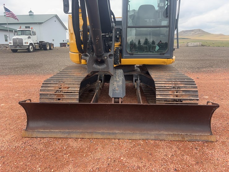 2017-deere-85g-image-19