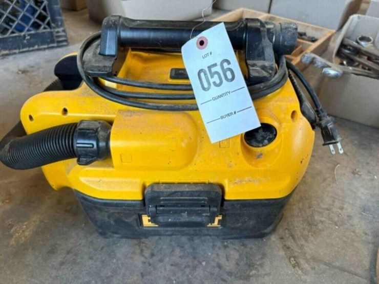 dewalt-portable-vac-image-1