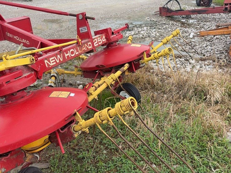 new-holland-254-image-8