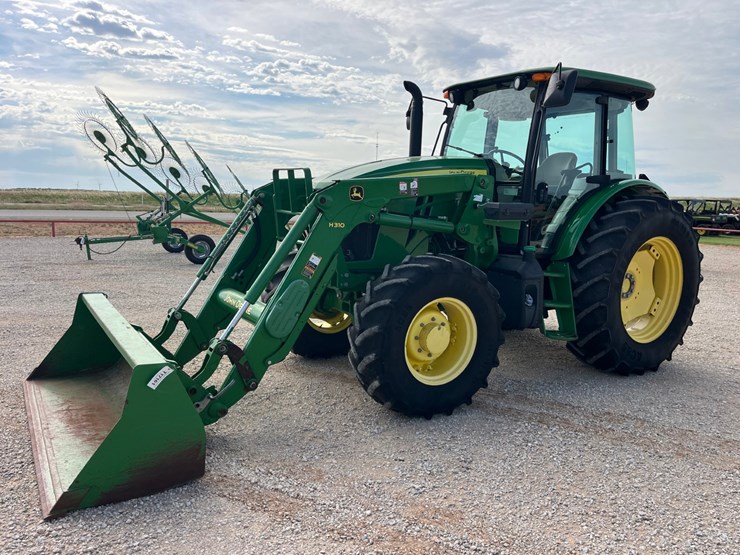 2017-john-deere-6120e-image-1