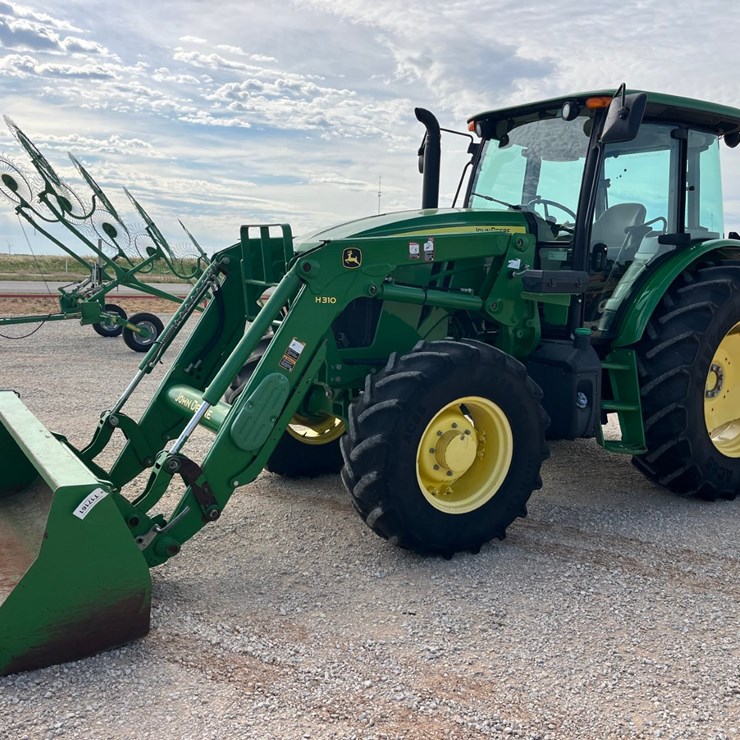 2017 JOHN DEERE 6120E