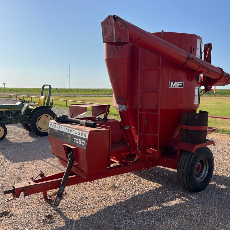 MASSEY-FERGUSON 1050