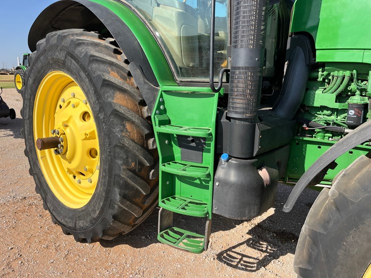 2014-john-deere-6210r-image-11