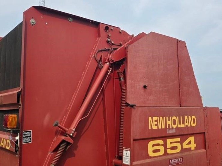 new-holland-654-image-10