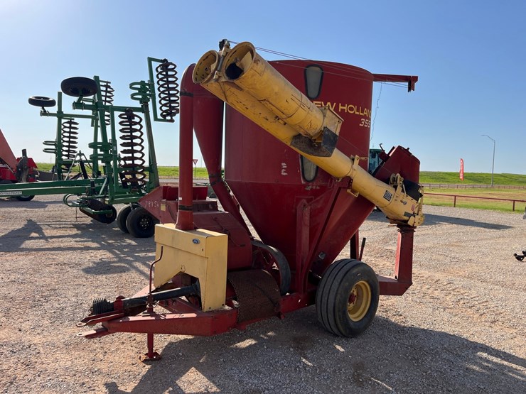 new-holland-355-image-1
