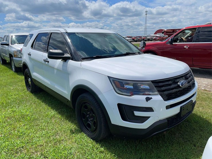2017-ford-explorer-image-2