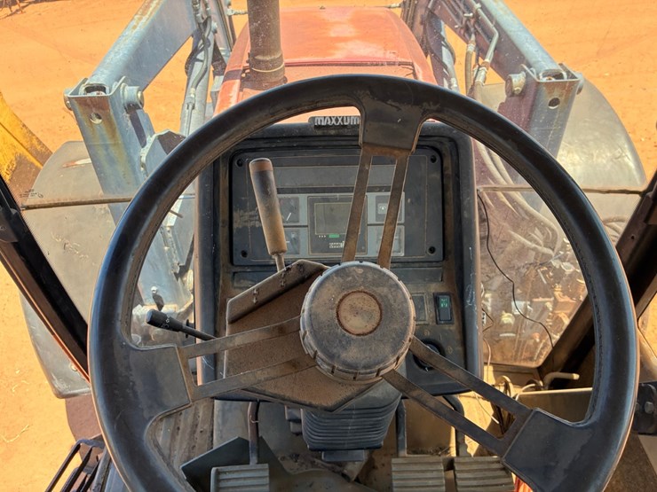 case-ih-5140-image-14