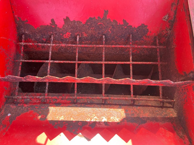 massey-ferguson-1050-image-11