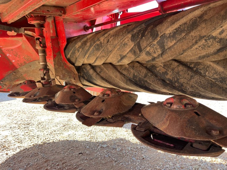 2010-new-holland-h7450-image-8
