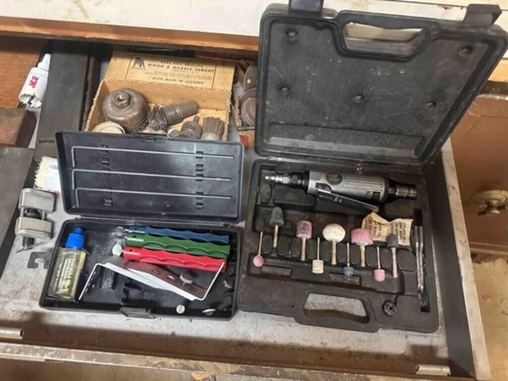 assorted-wood-working-bits-&-saws-image-4