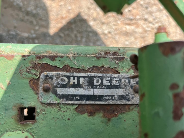 john-deere-336-image-13