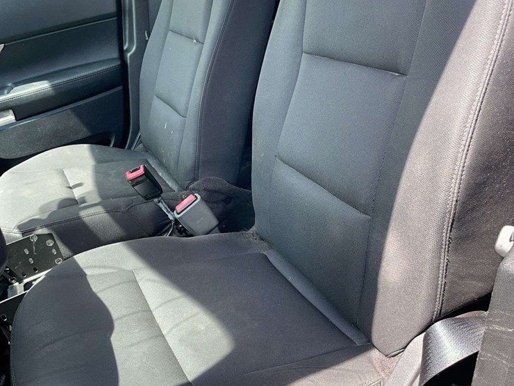 2017-ford-explorer-image-8