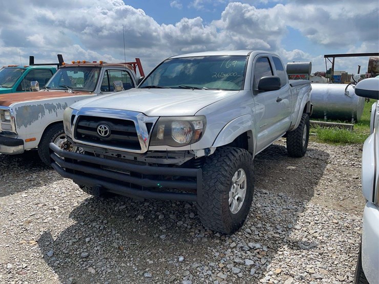2007-toyota-tacoma-image-1