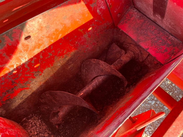 massey-ferguson-1050-image-9
