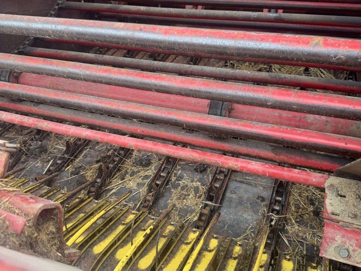 new-holland-851-image-9
