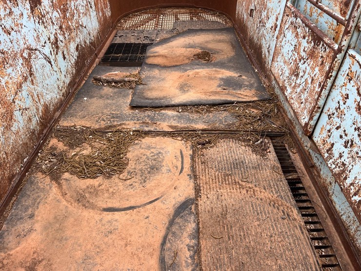 #t8841-•-horse-trailer-image-8