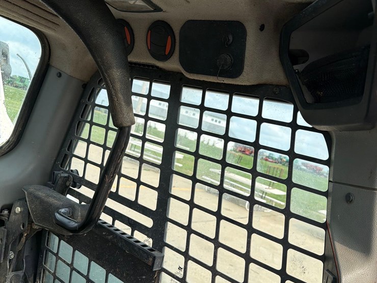 2021-bobcat-t76-image-49