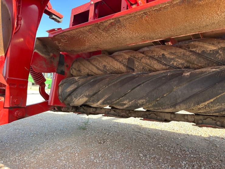2010-new-holland-h7450-image-14