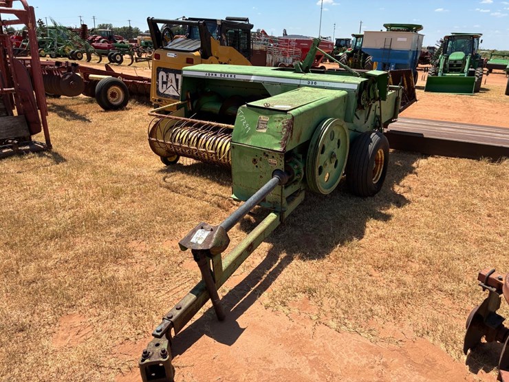 john-deere-336-image-8