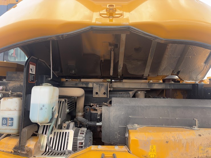 2017-deere-85g-image-10